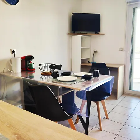 Apartman Joli Aux Minimes Avec Parking *