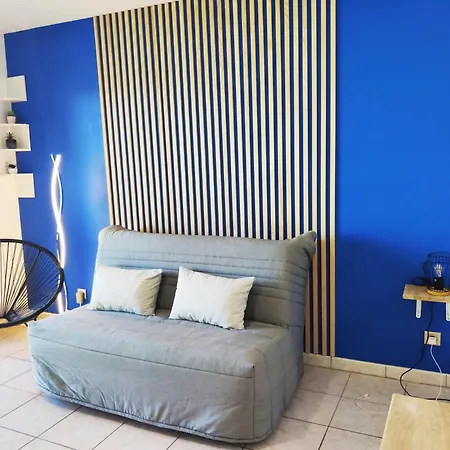 Joli Aux Minimes Avec Parking *